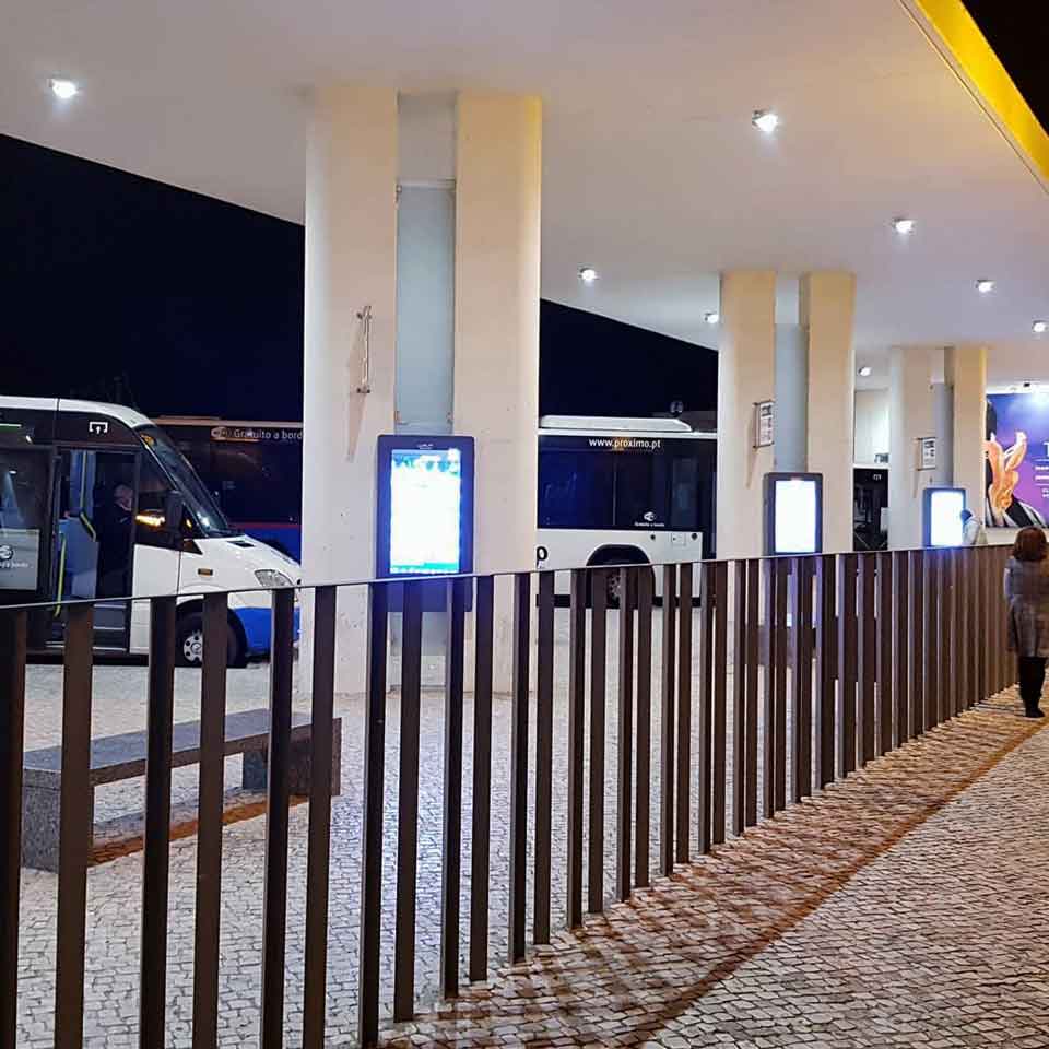 Sinalética Digital: Terminal Rodoviário de Faro aposta na tecnologia